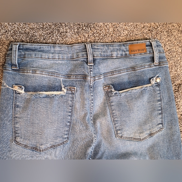 Judy Blue Distressed Jean High Rise 27" Inseam- SIZE 31 - Picture 5 of 6